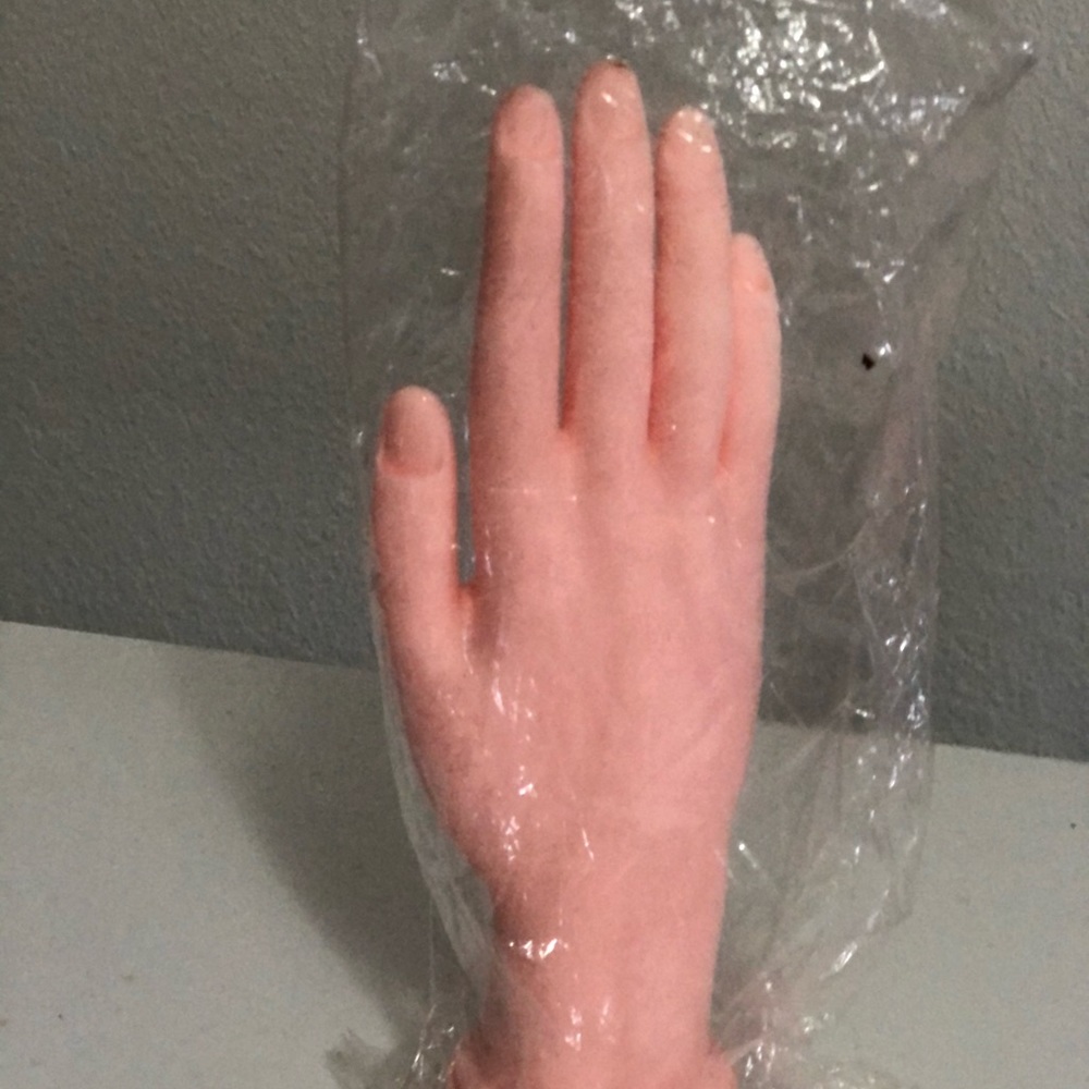 Mannequin - Picture 2 of 6
